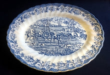 Lade das Bild in den Galerie-Viewer, SERVIERPLATTE &quot;Country Life&quot; - Keramik / Steingut (Fine Staffordshire Ware), Ovale Form, Englisches Landleben Scenen Motiv Dekor, Hand graviert

