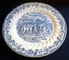 Lade das Bild in den Galerie-Viewer, 2er Set SPEISETELLER &quot;Country Life&quot; - Keramik / Steingut (Fine Staffordshire Ware), Englisches Landleben Scenen Motiv Dekor, Hand graviert
