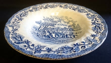 Lade das Bild in den Galerie-Viewer, SUPPENTELLER &quot;Country Life&quot; - Keramik / Steingut (Fine Staffordshire Ware), Englisches Landleben Scenen Motiv Dekor, Hand graviert
