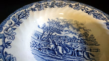 Lade das Bild in den Galerie-Viewer, SUPPENTELLER &quot;Country Life&quot; - Keramik / Steingut (Fine Staffordshire Ware), Englisches Landleben Scenen Motiv Dekor, Hand graviert
