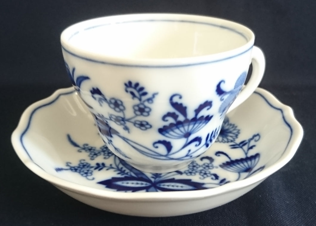 2er KAFFEEGEDECK - Porzellan, Zwiebelmuster Motiv Relief Dekor