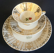 Lade das Bild in den Galerie-Viewer, 3er TEE SAMMELGEDECK - Porzellan, Klassisch Style, Rosen Blumenblüten Abstraktes Geometrisches Karo Gold Dekor
