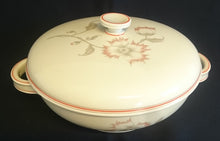 Lade das Bild in den Galerie-Viewer, BEILAGEN-TERRINE MIT DECKEL &quot;Winifred&quot; - Porzellan, Blumen / Linien Klassisch Dekor
