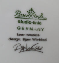 Lade das Bild in den Galerie-Viewer, BONBINIERENDOSE MIT DECKEL &quot;Studio Linie&quot; &quot;Romanze&quot; - Porzellan, Blumenstrauß Blüten Waben Relief Motiv Dekor, Björn Wiinblad Design (G)
