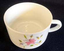 Lade das Bild in den Galerie-Viewer, 2er Set KAFFEETASSEN - Porzellan, Lilien Blumen Blüten Pflanzen Motiv Dekor
