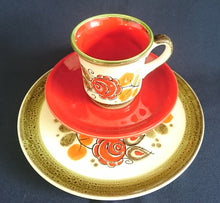Lade das Bild in den Galerie-Viewer, 3er KAFFEEGEDECK &quot;Tirol&quot; - Keramik / Steingut, Rosen Motiv Dekor, Handbemalt
