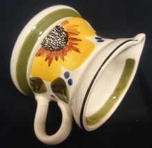 Lade das Bild in den Galerie-Viewer, 3er Set KAFFEEKANNE MIT DECKEL / MILCHKÄNNCHEN / ZUCKERDOSE OHNE DECKEL &quot;Madeira&quot; - Keramik / Steingut, Sonnenblumen Blüten Pflanzen Motiv Randdekor, Handbemalt
