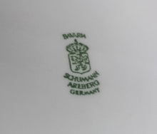 Lade das Bild in den Galerie-Viewer, SPEISETELLER - Porzellan, Silberrand Linien Dekor
