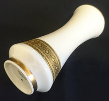 Lade das Bild in den Galerie-Viewer, BLUMENVASE - Porzellan, Goldrand Kreise Abstrakt Dekor

