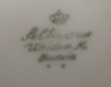 Lade das Bild in den Galerie-Viewer, TEETASSE - Porzellan, Enzian Blumenblüten Goldrand Dekor
