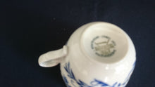 Lade das Bild in den Galerie-Viewer, KAFFEETASSE - Porzellan, Echt Kobalt Zwiebelmuster Motiv Relief Dekor
