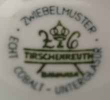 Lade das Bild in den Galerie-Viewer, 2er Set 2er KAFFEEGEDECKE - Porzellan, Echt Kobalt Zwiebelmuster Motiv Relief Dekor
