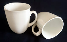 Lade das Bild in den Galerie-Viewer, 2er Set KAFFEETASSEN &quot;Concerto&quot; - Porzellan, Einfärbiges Quadratisches Abgerundetes Form Dekor, Wellco Design
