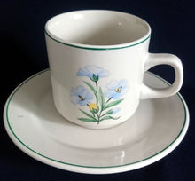 Lade das Bild in den Galerie-Viewer, 2er Set KAFFEETASSEN - Keramik / Steingut, Blumenblüten Pflanzen Flora Randlinie Motiv Dekor
