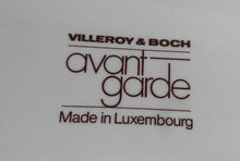 Lade das Bild in den Galerie-Viewer, BEILAGENSCHALE &quot;Avantgarde&quot; - Keramik / Steingut, Geometrisches Streifen Kreise Dekor, Mittig Orange
