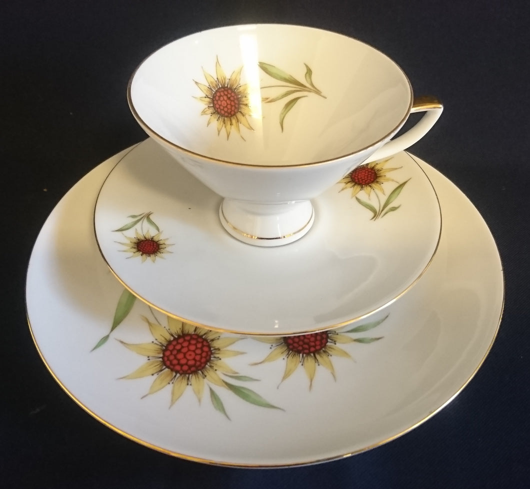 3er TEE SAMMELGEDECK - Porzellan, Klassisch Style, Goldrand Sonnenblumen Blüten Pflanzen Motiv Dekor
