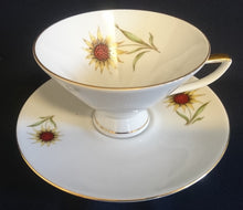 Lade das Bild in den Galerie-Viewer, 3er TEE SAMMELGEDECK - Porzellan, Klassisch Style, Goldrand Sonnenblumen Blüten Pflanzen Motiv Dekor
