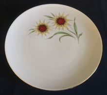 Lade das Bild in den Galerie-Viewer, 3er TEE SAMMELGEDECK - Porzellan, Klassisch Style, Goldrand Sonnenblumen Blüten Pflanzen Motiv Dekor
