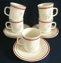 Lade das Bild in den Galerie-Viewer, 10 Teiliges KAFFEESERVICE - Keramik / Steingut, Blumenblüten Pflanzen Flora Linien Rand Motiv Dekor
